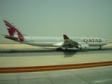 mit Quatar Airways flogen wir nach Doha...